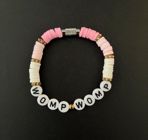 Beaded Bracelet Words Funny, Sister Bracelet Ideas, Kids Bracelets Diy Beads, Bestie Bracelets Clay Beads, Matching Clay Bead Bracelets For Besties, Polymer Clay Beads Ideas, Funny Beaded Bracelets Words, Things To Put On Bracelets Words, Clay Bead Patterns