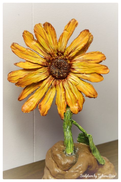 Sunflower sculpture by Tyhara Rain. Click to see process... Sunflower Story, Sunflower Sculpture, Sunflower Pottery, Wild Sunflower, Handmade Sunflower, Flower Sculpture, Orange Sunflowers, Wall Photo, Facing The Sun