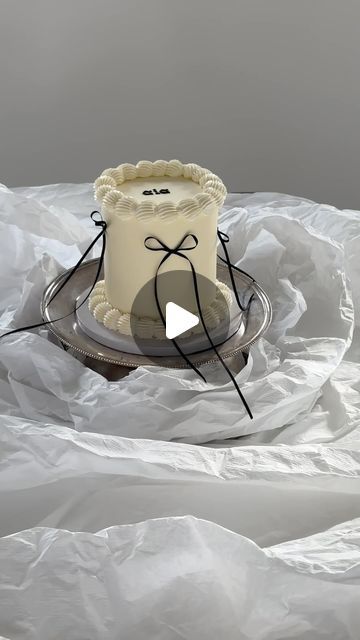 Ida Edith on Instagram: "Who doesn’t love watching cake reels? (Me👋🏻) The closest I get to making my own is putting ribbons on my daughter’s cake. So enjoy my cake reel 🤍🤍   The cake is made by @torte_cph - design by me 🤍 #reklame" Ribbon Cake Design, Cake With Bows, Cake Reels, Ribbon Cake, Diy Birthday Cake, S Cake, How To Tie Ribbon, Birthday Cakes For Women, Cakes For Women