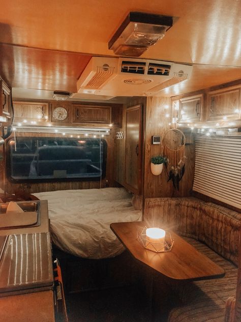 Cozy Van Life, Cozy Motorhome, Rv Aesthetic, Motorhome Renovation, Motorhome Life, Trailer Inspiration, Toyota Motorhome, Hippie Camper, Cozy Camper