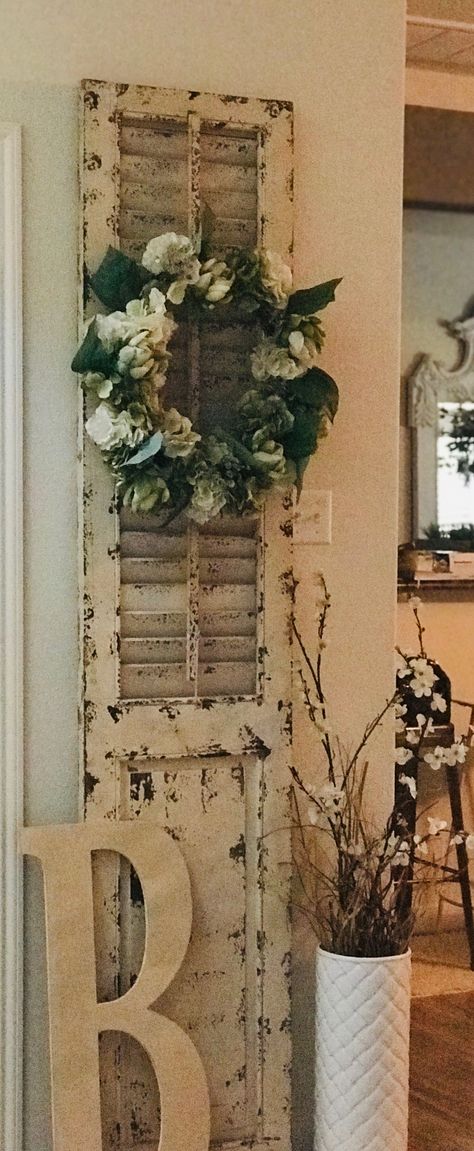 Old Shutter Ideas Home Decor Diy Projects, Rustic Shutters Decor, Shutters On Wall Decor, Old Shutters Ideas, Shutter Projects Farmhouse Style, Small Shutters Decor, Rustic Shutters Interior Window, Bathroom Shutter Ideas, Antique Shutters Wall Decor