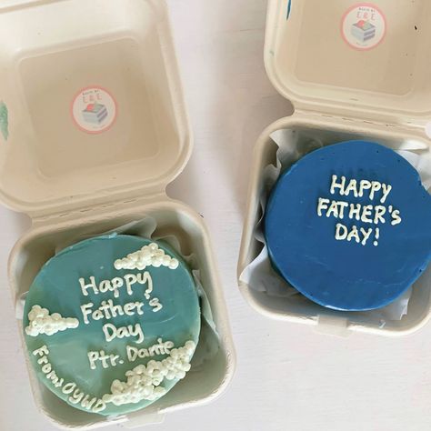 Fathers Day Bento Cake Ideas, Mini Cake Dia Del Padre, Fathers Day Bento Cake, Father’s Day Cake Ideas, Brownies Ideas, Fathers Day Lunch, Happy Fathers Day Cake, Adventure Music, Stranger Things Christmas