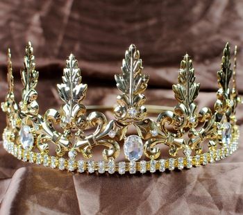 Noble King Prince Crowns Imperial Medieval Gold Tiaras For Men Full Circle Round Pageant Art Deco Party Costumes Crowns For Men, Gold King Crown, Medieval Crown, Fantasy Crown, Art Deco Party, Handmade Tiaras, Crown Aesthetic, Prince Crown, Royal Crowns