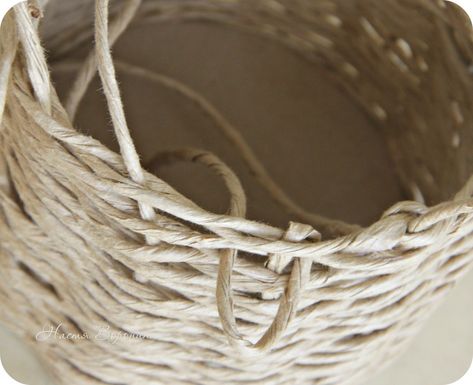 Twine Crafts, Paper Twine, Rectangular Baskets, Diy Basket, Paper Basket, Vintage Room, Adult Crafts, Weaving Patterns, Clever Diy