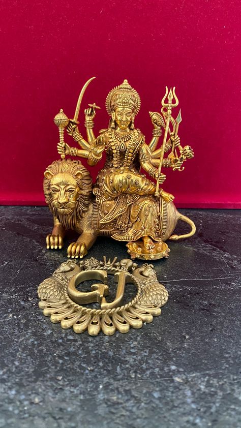 God idols Mata Durga, Puja Decor, Yashoda Krishna, Navratri Puja, God Drawing, Divine Spirit, Hindu Vedas, Jay Mataji, Brass Idols