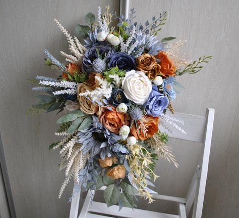 Fall Groomsmen, Navy Blue Wedding Bouquets, Blue Orange Weddings, Wedding Bouquet Fall, Navy Wedding Bouquet, Blue Fall Wedding, Bouquet Fall Wedding, Wildflower Wedding Theme, Toss Bouquet