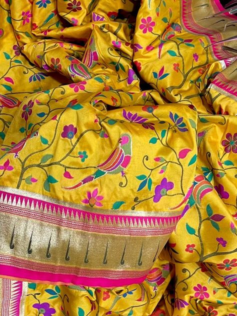 Banarasi Paithani Sarees, Holud Saree, Pythani Sarees, Paithani Dress, Yellow Paithani, Saree Types, Paithani Silk Saree, Elegant Sarees, Dupatta Style