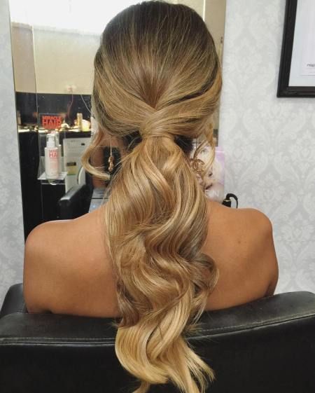 Long Low Formal Ponytail Messy Ponytail Hairstyles, Fancy Ponytail, Low Ponytail Hairstyles, Pony Hairstyles, Formal Hairstyles For Long Hair, Wavy Ponytail, Simple Prom Hair, Messy Ponytail, Really Long Hair