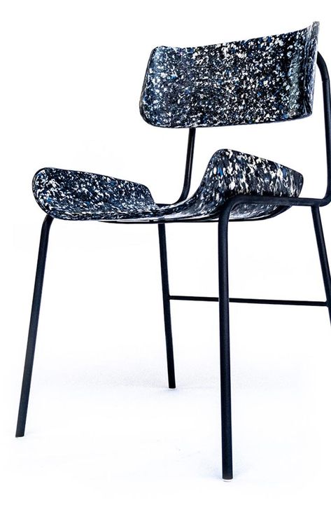 A Big Bang for Plastic Recycling Recycle Plastic Furniture, Furniture Made From Recycled Materials, Hdpe Plastic Projects, Plastic Recycling Ideas, Recycled Furniture Design, Recycled Chair, Recycled Plastic Products, Recycled Plastic Chair, Plastic Waste Recycling