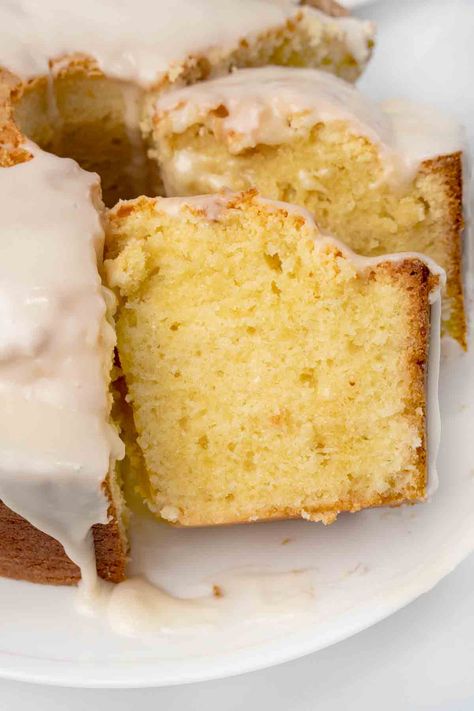 Million Dollar Pound Cake Wafer Cake Recipe, Vanilla Wafer Cake, Million Dollar Pound Cake, Tube Cake Pan, Moist Pound Cake, Sour Cream Pound Cake, Lemon Bundt Cake, Cream Cheese Pound Cake, Leftover Cake