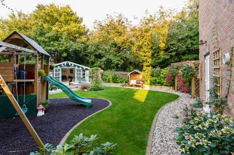 Kids Garden Play Area, Play Area Garden, Kids Garden Play, Child Friendly Garden, Small Backyard Garden Design, Yard Inspiration, Play Area Backyard, Backyard Kids Play Area, Family Backyard