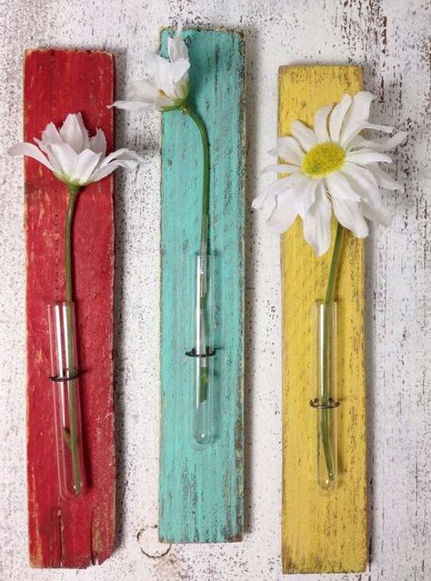 . Koti Diy, Test Tube Vase, Diy Pom Pom, Rustic Vase, Vase Crafts, Wall Vase, Deco Floral, Majorca, Test Tube