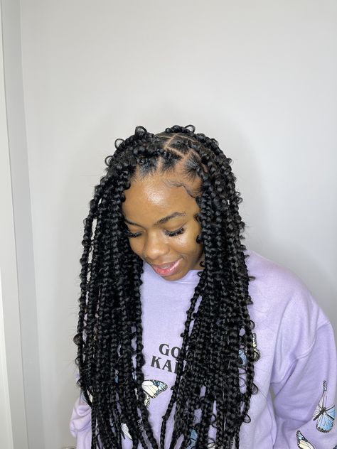 Butterfly Braids Short, Hairstyles Braids Butterfly, Knotless Butterfly Braids, Butterfly Knotless Braids, Butterfly Box Braids, Butterfly Knotless, Short Box Braid, Butterfly Hairstyles, Strange Decor