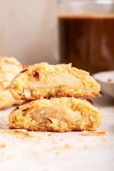 Almond Croissant Cookies Almond Macaroon Cookies, Doughnut Fillings, Almond Croissant Cookies, Petite Fours, Almond Desserts, Savoury Crackers, Cracker Toppings, Savoury Biscuits, Almond Croissant