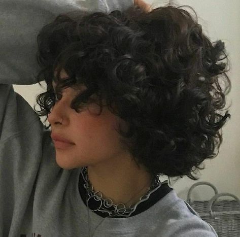 Hair Inspiration Short, Short Curly Haircuts, Haircuts For Curly Hair, Shot Hair Styles, Curly Hair Inspiration, Fluffy Hair, Short Hair Haircuts, Hair Reference, Cut My Hair