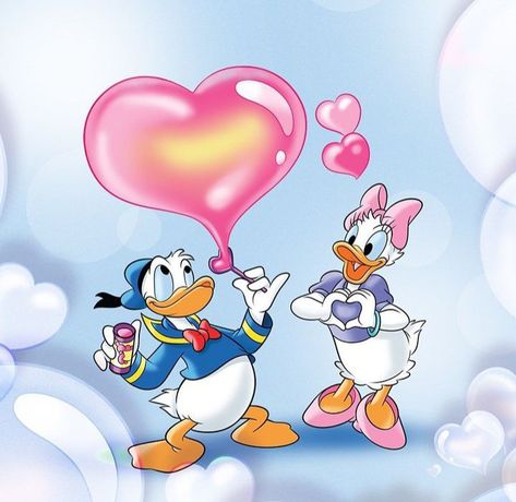 Donald Duck And Mickey Mouse, Daisy And Donald Duck, Disney Drawing, Duck Wallpaper, Donald And Daisy Duck, Walt Disney Characters, Mickey Mouse Pictures, Disney Memories, Disney Artwork