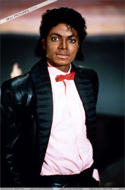 Classic Billie Jean outfit from (1983) Billie Jean music video Michael Jackson Billie Jean 1983, Michael Jackson 1983, Mj Outfits, Michael Jackson Billie Jean, Billie Jean Michael Jackson, Thriller Michael Jackson, Jackson Aesthetic, Mike Jackson, Billy Jean