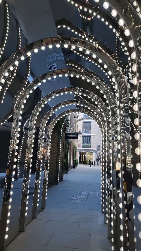 Archway Lighting, Wedding Arch Entrance, Arch With Lights, Christmas Archway, Tennis Inspiration, Light Arch, Entrance Arch, Brick Archway, Light Structure