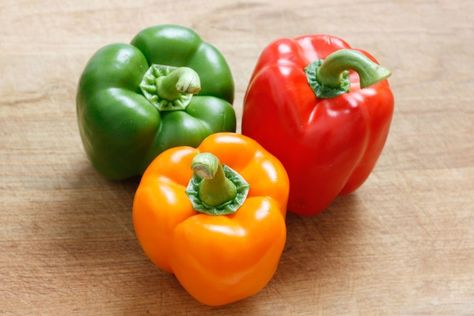 Canning Bell Peppers, Freezing Bell Peppers, Greek Stuffed Peppers, Barilla Recipes, Vegetable Bake Recipes, Stuffed Peppers Beef, Keto Carbs, Growing Bell Peppers, Immune Boosting Foods