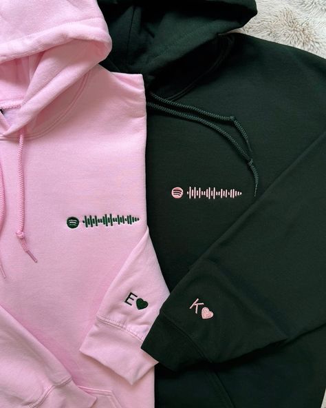 If they sent this to you, they wanna get matching hoodies🤭💕 Which one would you get?💖 This gift is something they will wear forever & when they wear it they’ll be reminded of how much love & appreciation you have for them🫶🏼 SHOP NOW~Link in bio<3 ~~ #anniversary #anniversarygift #gift #embroiderymachine #embroidery #custominitials #asmr #embroideryasmr #SmallBusiness #bfgiftideas #gfgiftideas #boyfriendgiftideas #girlfriendgiftideas #matchingcouplesoutfits #matchingcouples #matchingcoup... Embroidery For Couples, Bf Hoodie, 3 Anniversary, Couple Embroidery, Hoodies Couple, Matching Hoodies For Couples, Hoodie Embroidery, Couple Hoodies, Hoodie Diy