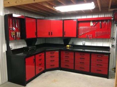 Corner unit with upper Milwaukee Garage, Custom Garage Cabinets, Organized Garage, Man Garage, Garage Design Interior, Garage Organization Tips, Garage Workshop Organization, Backyard Storage Sheds, Tool Storage Cabinets