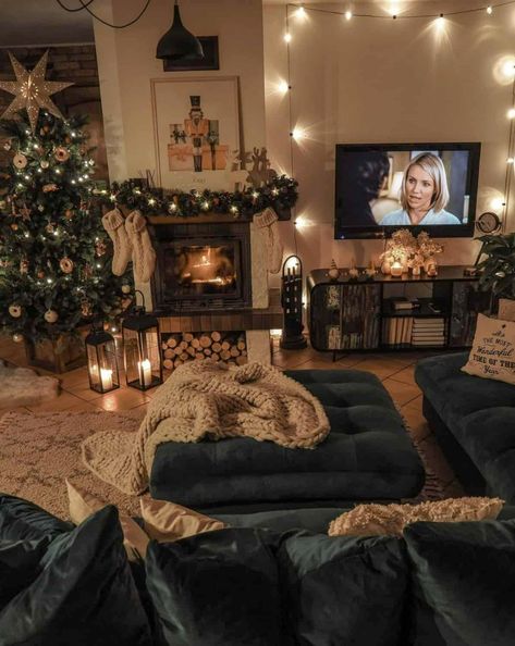 Christmas Apartment, Classy Bedroom, Christmas Decor Inspiration, Christmas Decorations Living Room, Christmas Room Decor, Christmas Living Rooms, Christmas Room, Design Living Room, Cozy Living Rooms