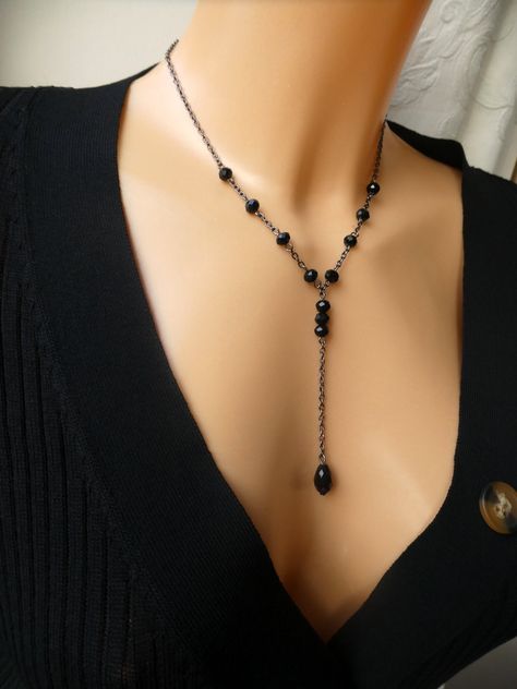 Diy Long Necklace, Black Jewelry Necklace, Chain Outfit, Black Crystal Necklace, Lariat Style Necklace, Black Beaded Necklace, Diy Jewelry Tutorials, Black Pearl Necklace, Necklace Elegant