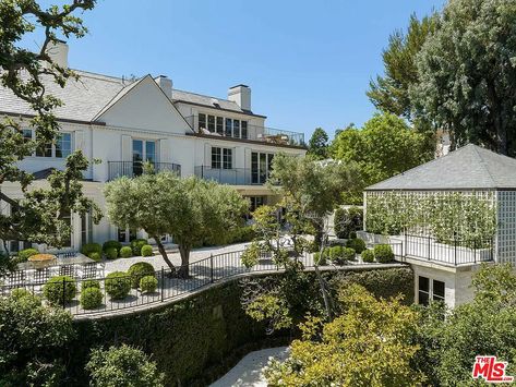 Bel Air House, Bel Air Road, House Arch Design, St Pierre, Los Angeles Homes, House System, Humble Abode, Entry Foyer, Indoor Outdoor Living