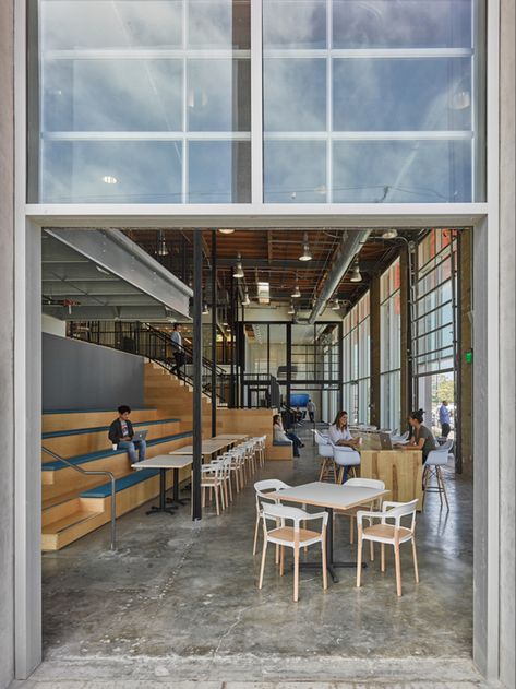 Steelhead Productions Offices – Playa Vista Communal Space Outdoor, Coffee Shop Japan, Communal Space, Communal Kitchen, Tiered Seating, Industrial Cafe, Corporate Interior Design, Materials And Structures, Arch Ideas