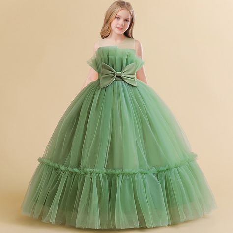 Maternity Ball Gowns, Party Dress For Girls, Royalty Dress, Party Dress Classy, Lace Wedding Gown, Girls Formal Dresses, Unique Prom Dresses, Old Dresses, Princess Dresses