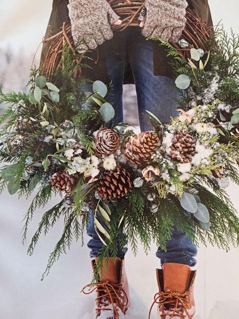 diy wreath Julkransar Diy, Natal Country, Dekoratívne Vence, Jul Diy, Christmas Wreath Decor, Diy Jul, Porte Decorate, Farmhouse Christmas Decor, Wrapping Ideas