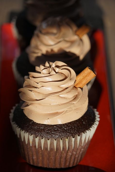 Mexican Chocolate Cupcakes - My Story in Recipes Mexican Cupcakes, Chocolate Tequila, Hot Chocolate Cupcakes, Chocolate Trifle, Mexican Chocolate, Chocolate Cake Decoration, Mexican Hot Chocolate, Chocolate Buttercream, Desserts To Make