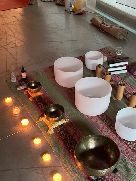 Singing Bowls Aesthetic, Bowls Aesthetic, Sister Circle, Healing Center, Healing Room, Wellness Studio, Yoga Lessons, Sound Bath, Yoga Motivation