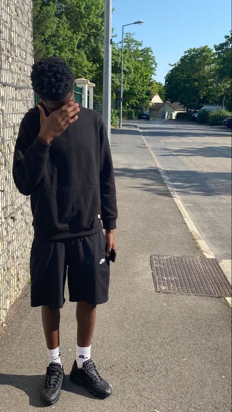 Air Max Outfit Mens, Nike Air Max 95 Outfit, Air Max Outfit, Black Shoes Outfit, Uk Street Style, Summer Drip, Afro Boy, Airmax 95, All Black Nikes