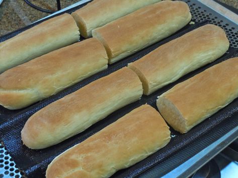 Bread Sides, Subway Bread, Sandwich Buns, Sandwich Vegetarian, Craving Carbs, Sub Sandwich, Yeast Recipes, Sub Rolls, Loaves Of Bread