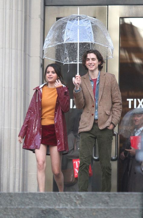 Rainy Day In New York, Woody Allen Movies, Selena Gomez Outfits, New York Outfits, Selena Gomez Style, Rain Jacket Women, Woody Allen, A Rainy Day, Timothee Chalamet