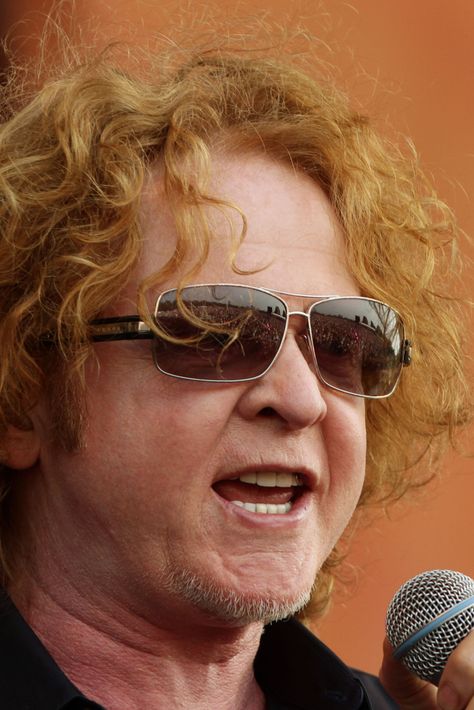 Mick Hucknall, Simply Red, Iphone Obsession, Finding Happiness, Good Hair, Totally Awesome, Pop Bands, Warm Autumn, Post Punk