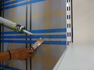 How to make a PLAID wall Paint Plaid Pattern How To, Diy Plaid Wall Paint, Hand Painted Plaid Wall, Diy Plaid Painted Wall, How To Paint Plaid Pattern On Wall, Plaid Wall Paint, Painting Plaid Walls, Paint Plaid Wall, Painting Plaid Pattern How To