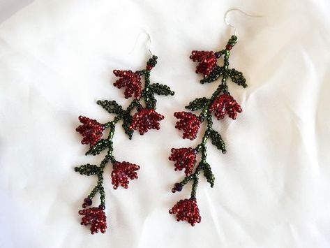 MyBeadsJewelry - Etsy France Beaded Flowers Patterns, Бисер Twin, Seed Bead Crafts, Seed Bead Flowers, Beaded Earrings Diy, Beaded Leaf, Bead Charms Diy, Beaded Crafts, Bead Work Jewelry