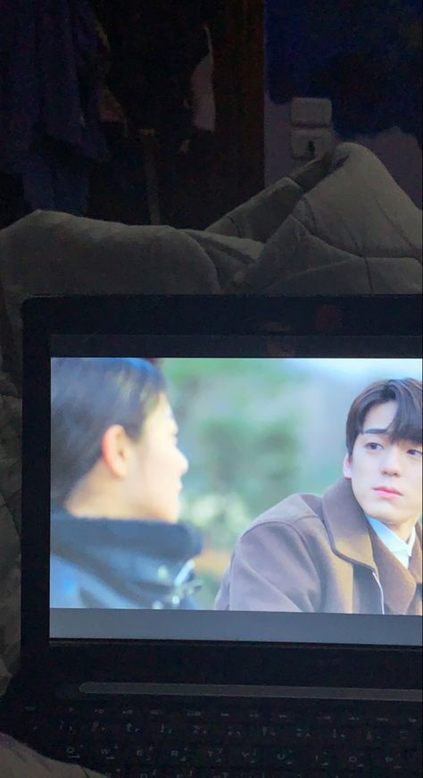 Watching k-drama K Drama In Laptop, K Drama Watching Aesthetic, K Drama Aesthetic Wallpaper, Kdrama Watching Laptop, Watching Kdrama Aesthetic, K Drama Aesthetic, Watching Drama On Laptop, Watching Laptop, Emoji Nails