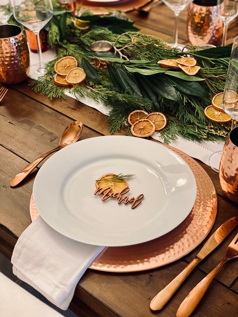 Copper Christmas Table Setting, Dried Fruit Tablescape, Copper Thanksgiving Tablescape, Dried Orange Tablescape, Dried Citrus Tablescape, Dried Citrus Centerpiece, Holiday Tablescapes Thanksgiving, Thanksgiving Table Centerpiece Ideas, Orange Tablescape