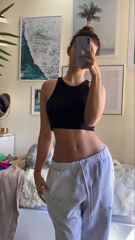 Abs Women, Selfie Mirror, Fitness Inspiration Body, Aesthetic Women, Body Inspiration, Perfect Body, Body Goals, Aesthetic Clothes, Persona