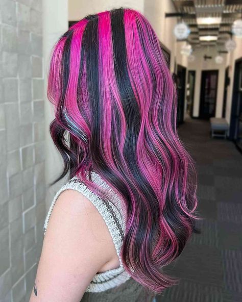 Pink Skunk Highlights on Mid-Long Wavy Black Hair Skunk Stripe Hair, Pink Hair Highlights, Stripe Hair, Color Block Hair, Hair Stripes, Skunk Hair, Pink And Black Hair, Skunk Stripe, Highlights Curly Hair