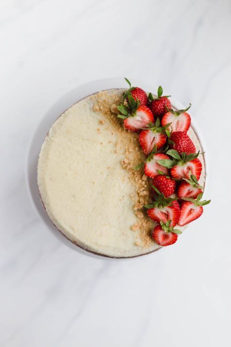 we made it to the weekend! let's celebrate with cake! classic vanilla layer cake with mascarpone buttercream and fresh strawberries. you deserve this.