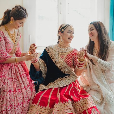 Jyotika Dilaik Wedding, Rubina Dilaik Sister Wedding, Bride And Sister Pictures Indian, Dress For Sister Wedding, Haldi Photoshoot, Bride And Bridesmaid Pictures, Rubina Dilaik, Bridesmaid Pictures, Sisters Photoshoot Poses