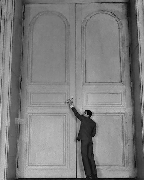 Anthony Perkins, Orson Welles, The Trial, film, 1960s, Franz Kafka Gena Rowlands, Michelangelo Antonioni, The Doors Of Perception, Big Doors, Anthony Perkins, Faye Dunaway, Orson Welles, Movie Shots, Black And White Photograph