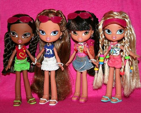 bratz kidz Bratz Summer, Elegant Friends, Bratz Kidz, Cabo Vacation, Mermaid Toys, Bratz Doll Outfits, Summer Bash, Brat Doll, Summer Series