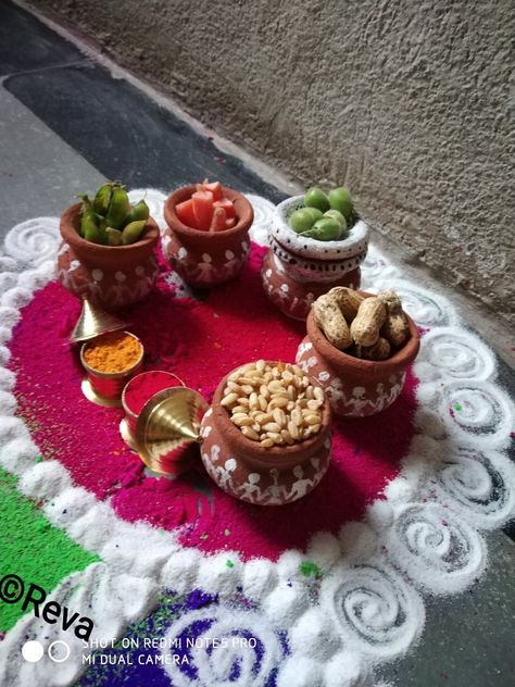 Loot Decoration Ideas, Makar Sankrant Bornhan Decoration, Manglagauri Decoration, Bornahan Decoration Ideas, Makarsankranti Decoration Ideas, Sankranthi Decoration Ideas At Home, Tilwa Decoration, Makar Sankranti Decoration At Home, Sankranti Decoration At Home