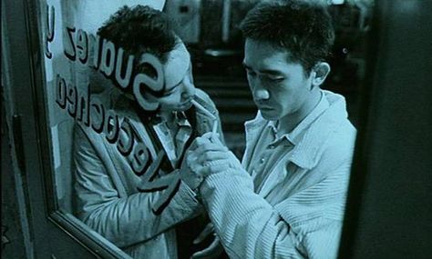 Wong Kar Wai Queer Cinema, Leslie Cheung, Nostalgia Aesthetic, Film Inspiration, Happy Together, 인물 사진, Film Aesthetic, Film Stills, Film Movie