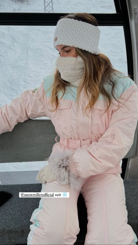 Pink Snowboard Outfit, Retro Winter Outfits, Pink Ski Outfit, Katerina Berezhna, Ski Suits For Women, Ski Outfit For Women, Ski Trip Outfit, F1 Wags, Ski Girl